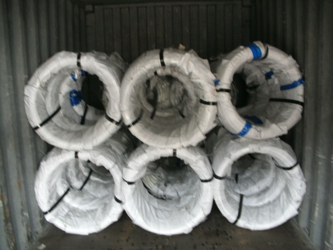 Firm Layer ASTM Galvanized Guy Wire , High Strength Cable For Overhead Aerial Line